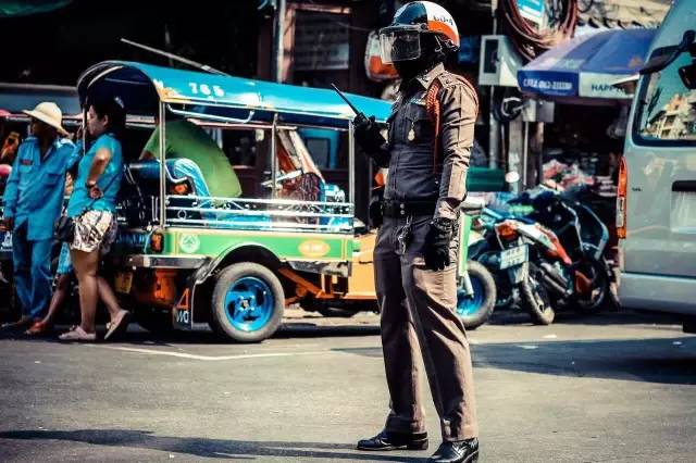 每个工作旅行者都想当旅行界的papi酱，然而。。。