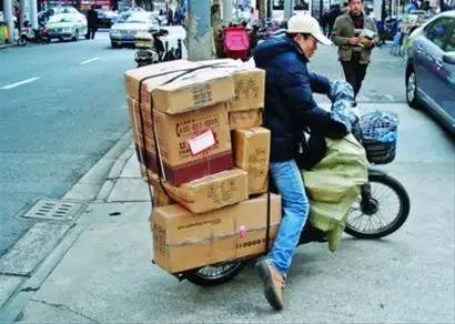 上海中通快递员工资一般多少,上海快递员一个月能拿多少钱