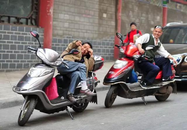 在西安骑摩托车是什么体验,在西安骑摩托车怎么样