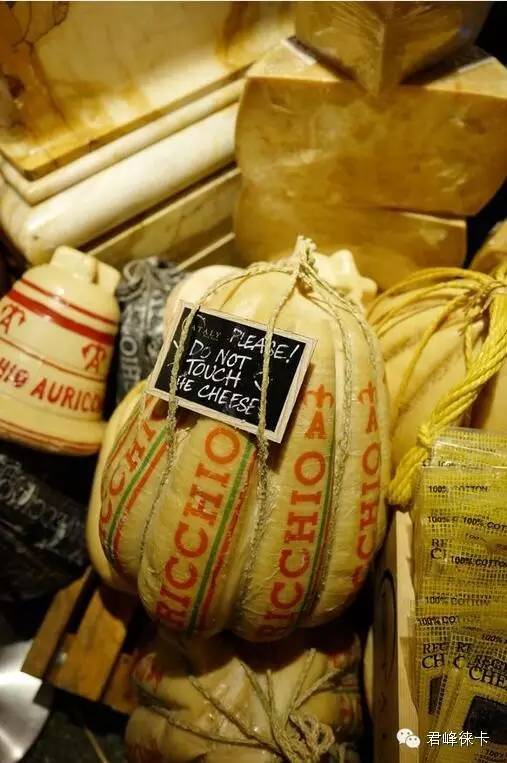 徕卡一万元街拍机,徕卡q一代为什么那么贵