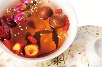 经期玫瑰花茶,适合女性的玫瑰花养生茶