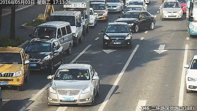 福州闯红灯多久能查出来,福州市十字路口红绿灯抓拍