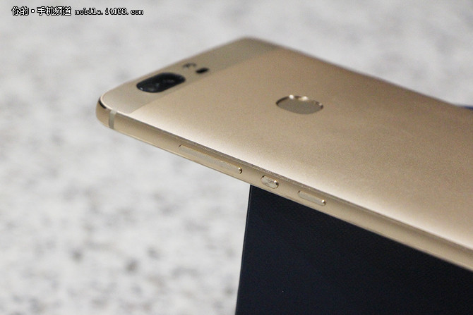 旗舰手机性能评测,荣耀v8全面测评