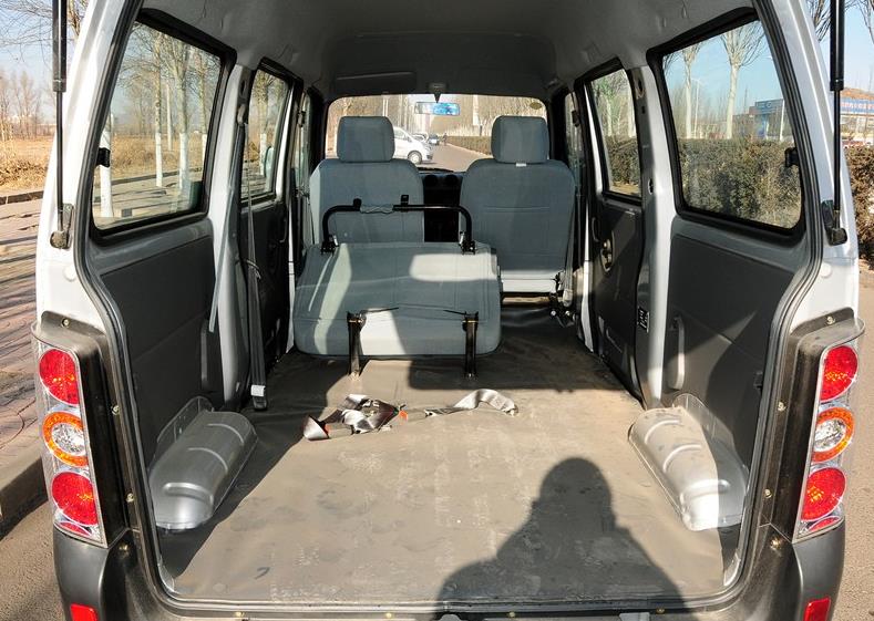 奥迪面包车,奥迪面包车多少钱一辆