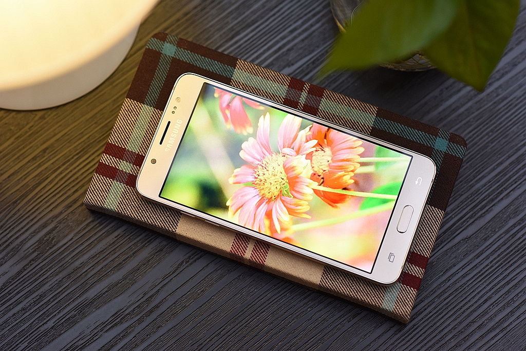 galaxyj7怎样,galaxyj72016扩容