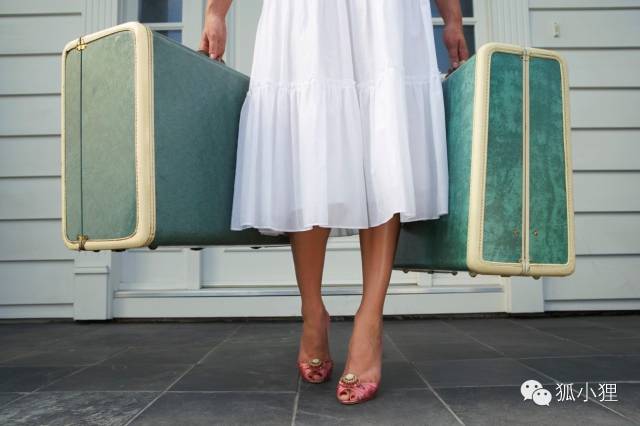 来，跟着时尚编辑们学习如何Vogue的旅行