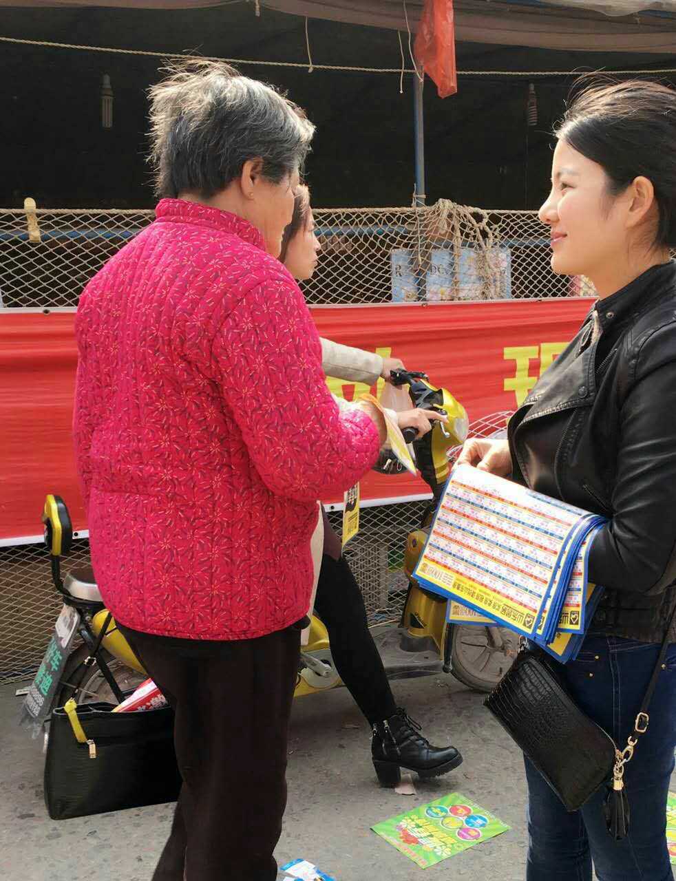 人物志|鲁房东平区域李华：踮起脚尖，就更靠近阳光