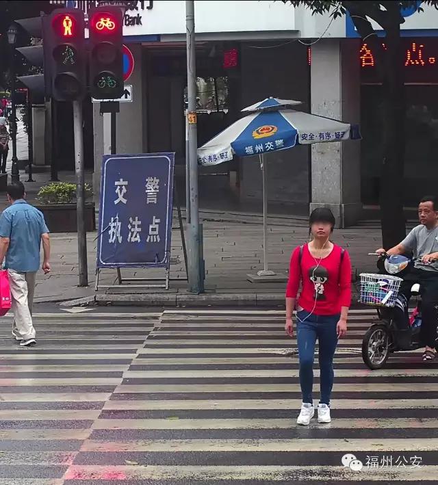 福州闯红灯多久能查出来,福州市十字路口红绿灯抓拍