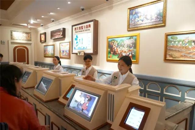 上海迪士尼官方导览第一天，我们收获了如下游园技巧