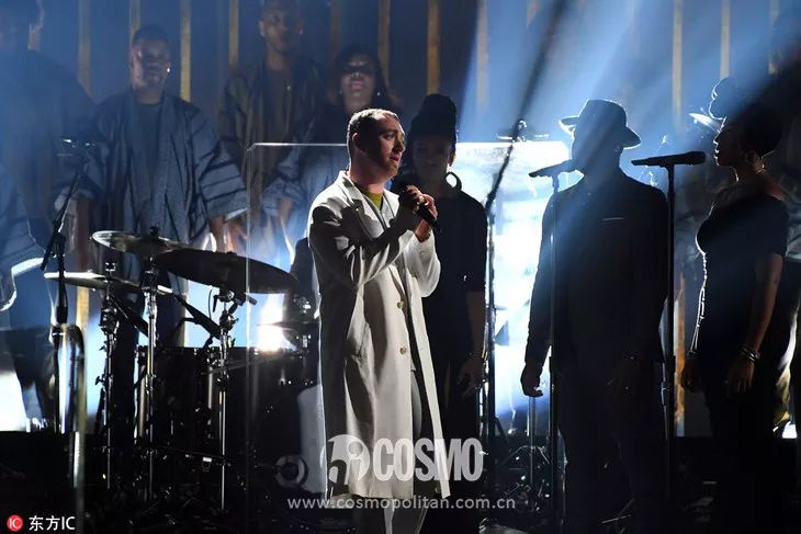 ladygaga和蕾哈娜谁更火,rihanna蕾哈娜和ladygaga