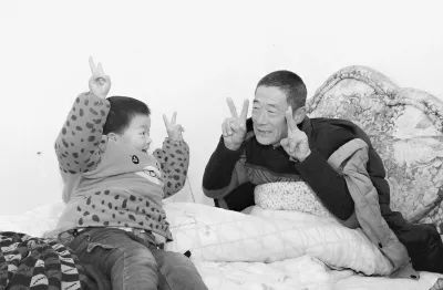 扶贫路上助力脱贫攻坚,脱贫攻坚第一线