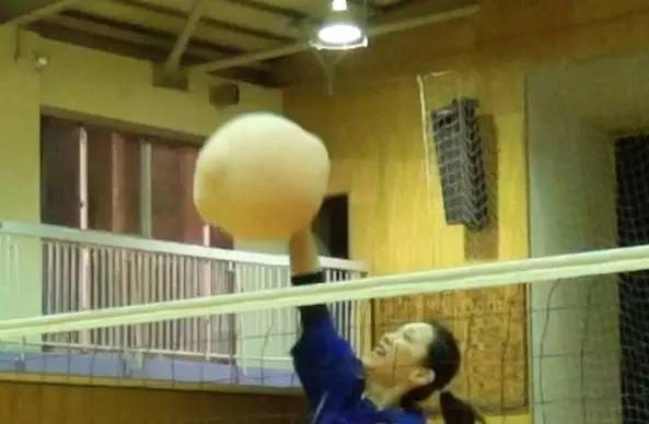 麻麻，请再打一次我完美柔润丰满的屁屁吧！