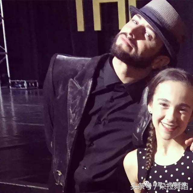 想代言耐克紧身裤，要够酷、还要会跳舞！不信你看她