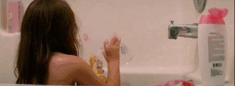 R级儿童片！抽烟喝酒纹身出*身卖**体，但她依然是好妈妈