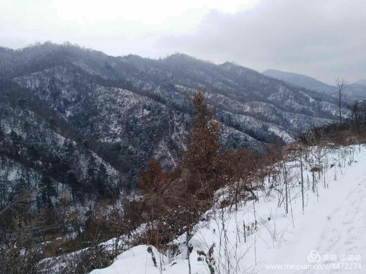 天池长白山雪岭,雨天天池山