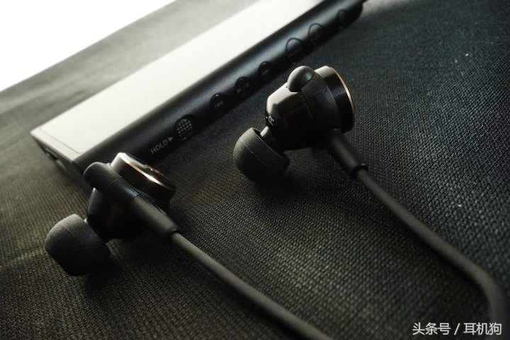 下潜重低音震动音响,索尼xbaz5有什么用