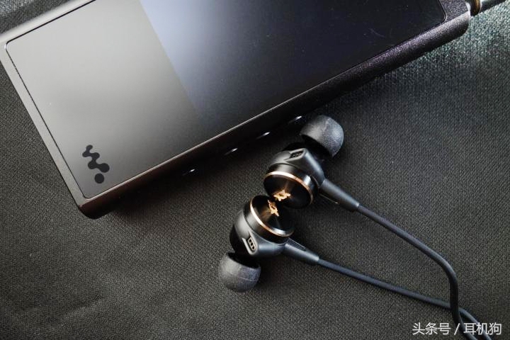 下潜重低音震动音响,索尼xbaz5有什么用