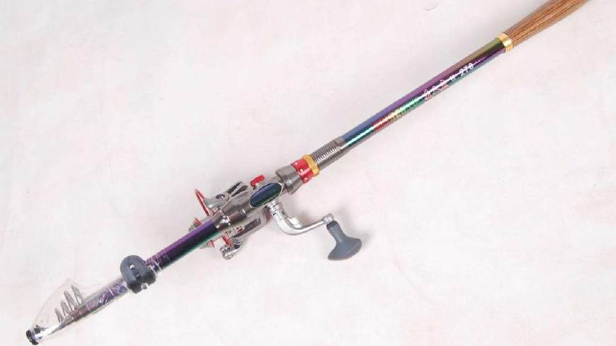 钓鱼钓了很久,钓鱼必备哪几种鱼竿