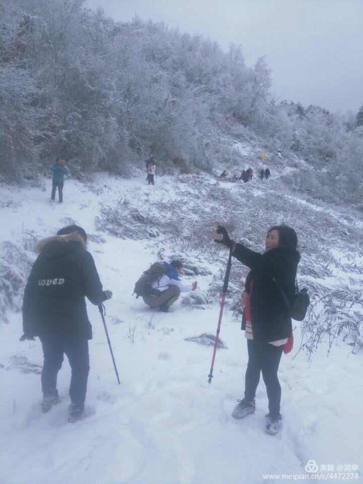 天池长白山雪岭,雨天天池山