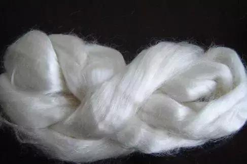 哪种面料衣服看起来有质感,哪种面料衣服穿起特别有质感