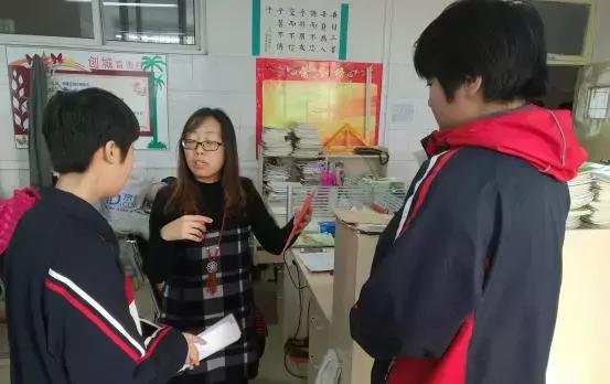 为什么小学班主任最累最苦,为什么说班主任是最苦最累的