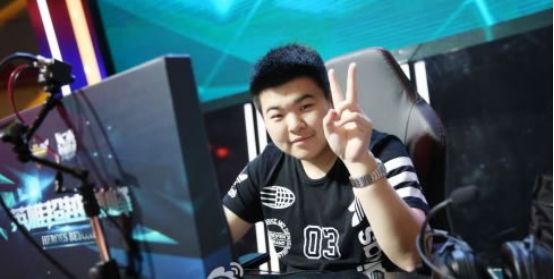 英雄联盟：以“蓝血月”之名纪念我们的世界级皎月