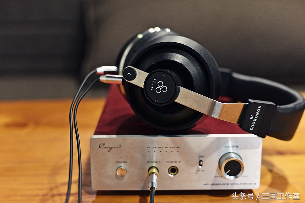 别看这业界奢牌的耳机样子很巨大但是却很好推
