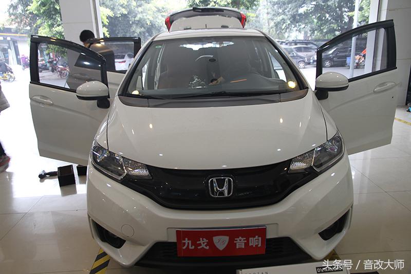 第四代本田飞度改装音响教程,本田飞度升级丹拿音响套餐