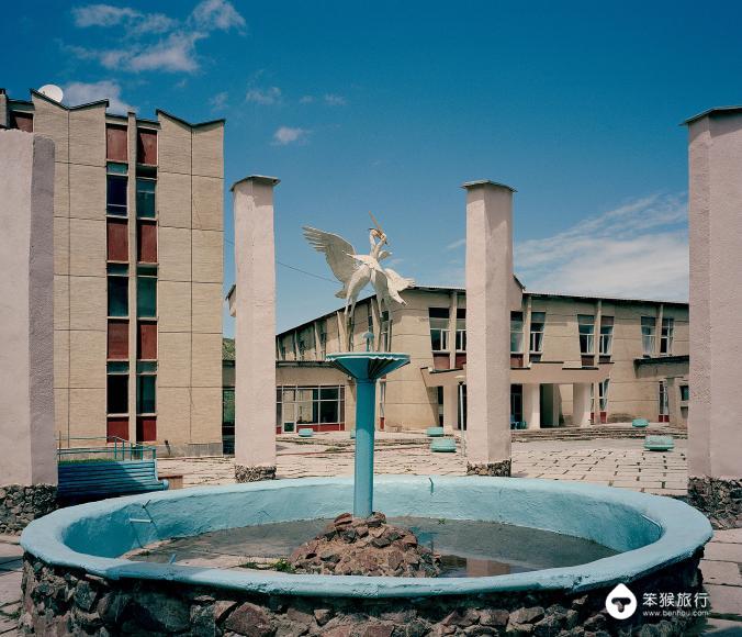 这里曾是中国领土，被誉为「中亚瑞士」，游客3天拿到电子签