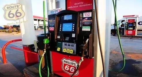 中美加油机对比,中美联合加油站