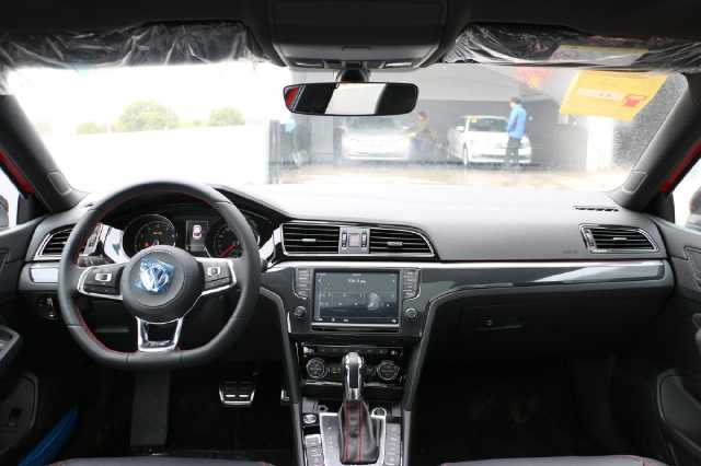 思域和凌渡哪个更值得入手,思域18款1.5t和大众凌渡1.4t