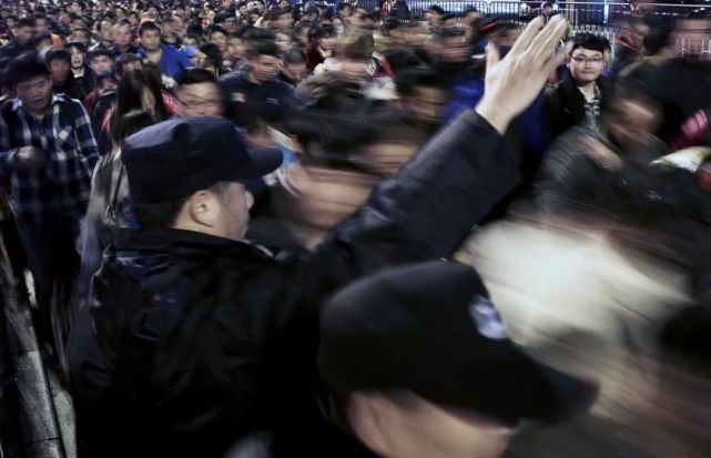 手机被偷了怎么防止钱被人用,手机被偷了怎么警告骗子