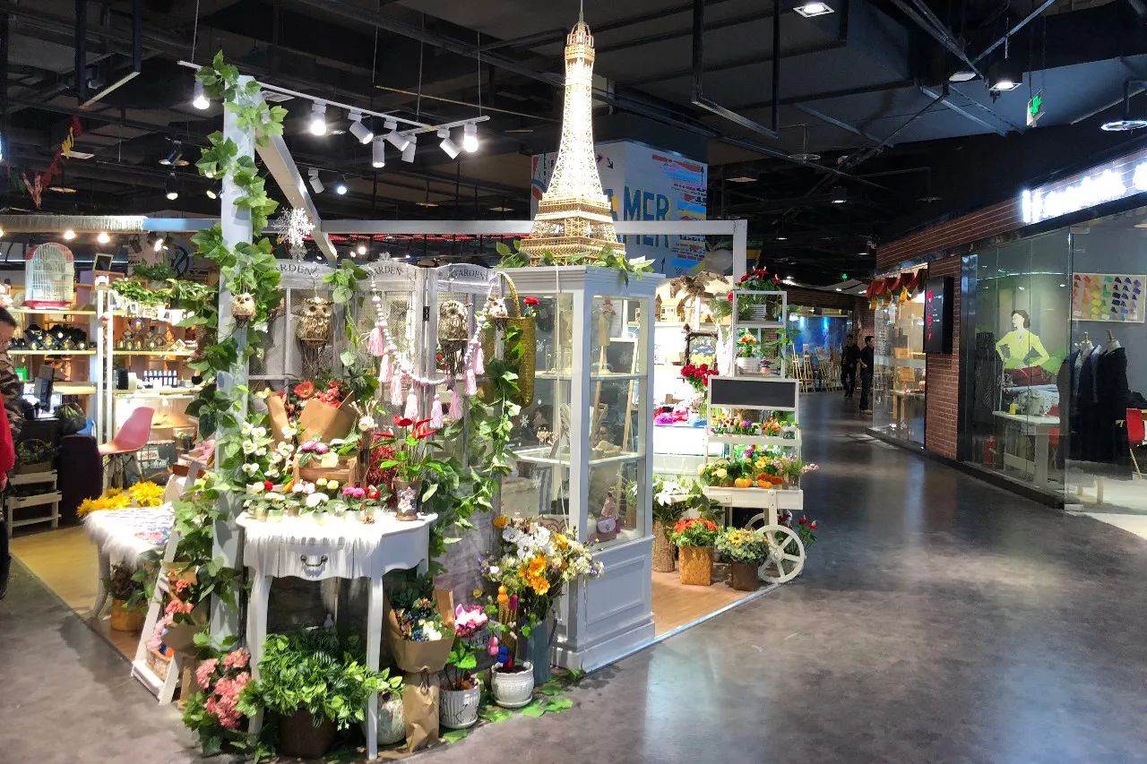 南稍门中贸广场从哪个口出来,碑林区南稍门中贸广场