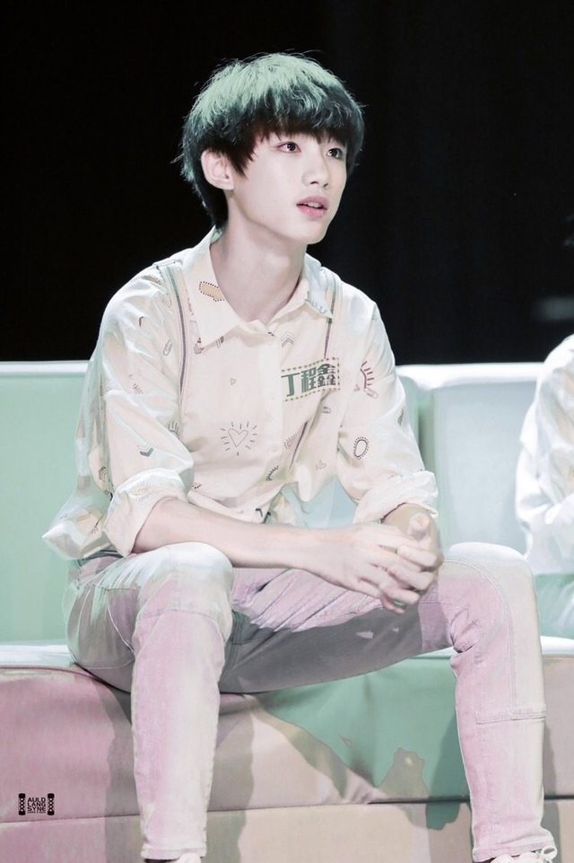 丁程鑫那些年看tfboys的眼神,丁程鑫哪一年进tf家族