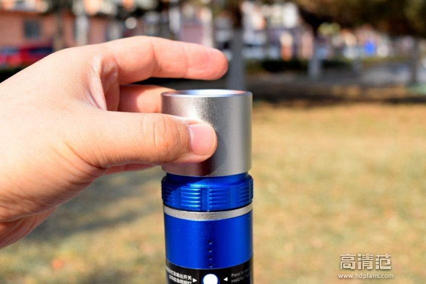 车载应急多功能手电筒,车用户外应急工具多功能手电筒