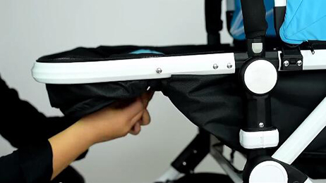 婴儿车怎么放平躺模式,婴儿车怎么放平