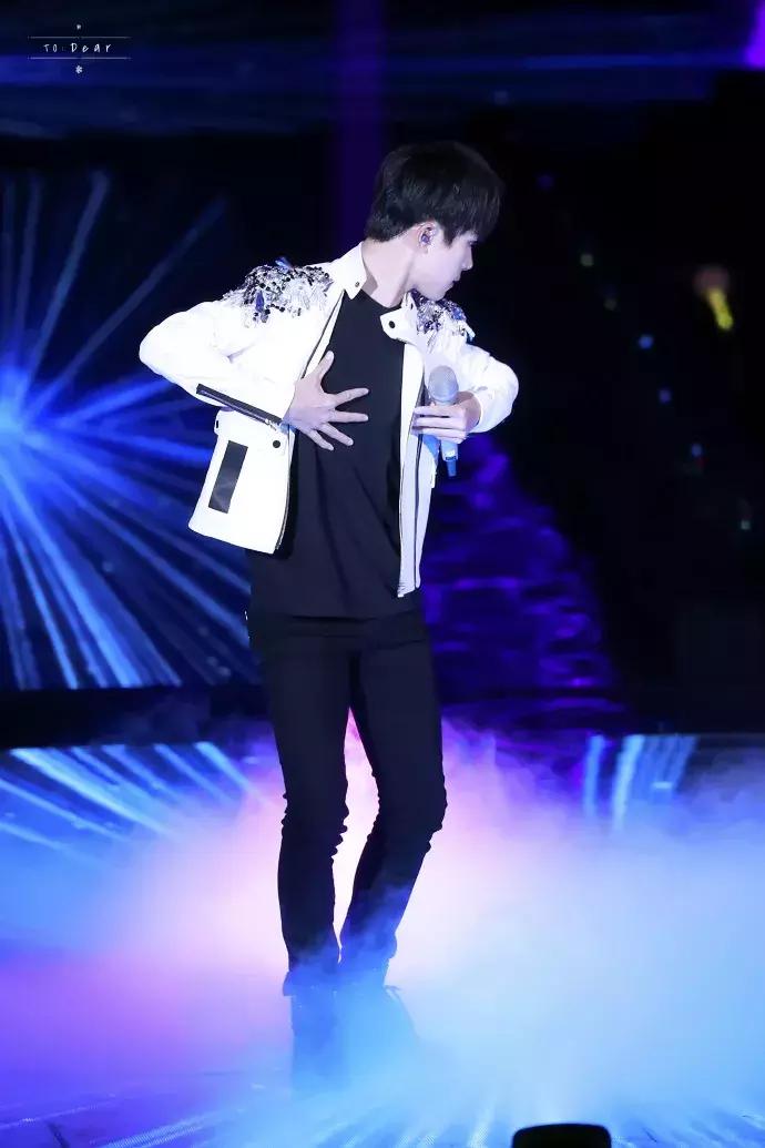 魔法城堡tfboys易烊千玺solo,易烊千玺个人舞台solo舞蹈