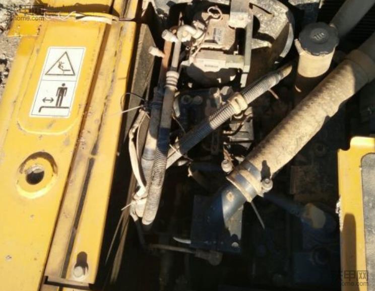 小松130-7挖掘机憋车是什么原因,小松挖掘机pc130全新的多少钱