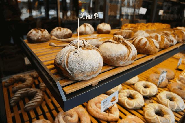 一边疯狂开店一边疯狂倒闭餐饮店,网红面包店停业事件