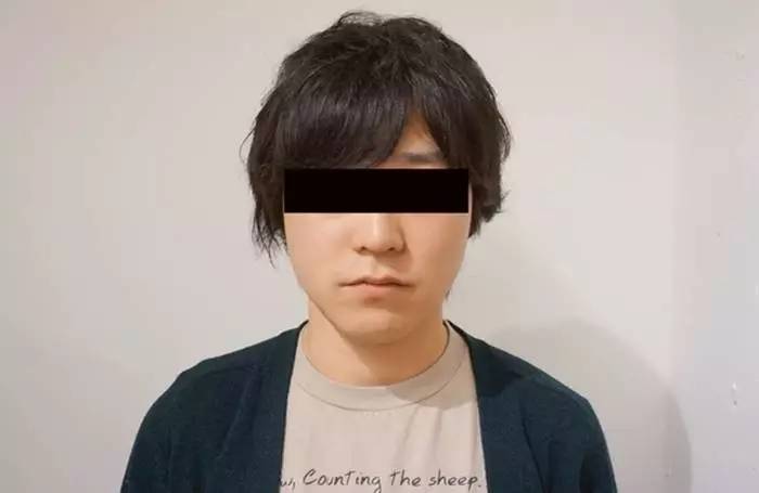 麻麻，请再打一次我完美柔润丰满的屁屁吧！