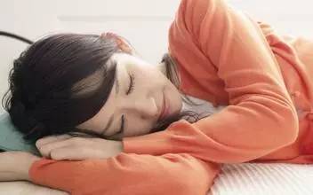 弹走鱼尾纹的正确方法,点疗法视频教程