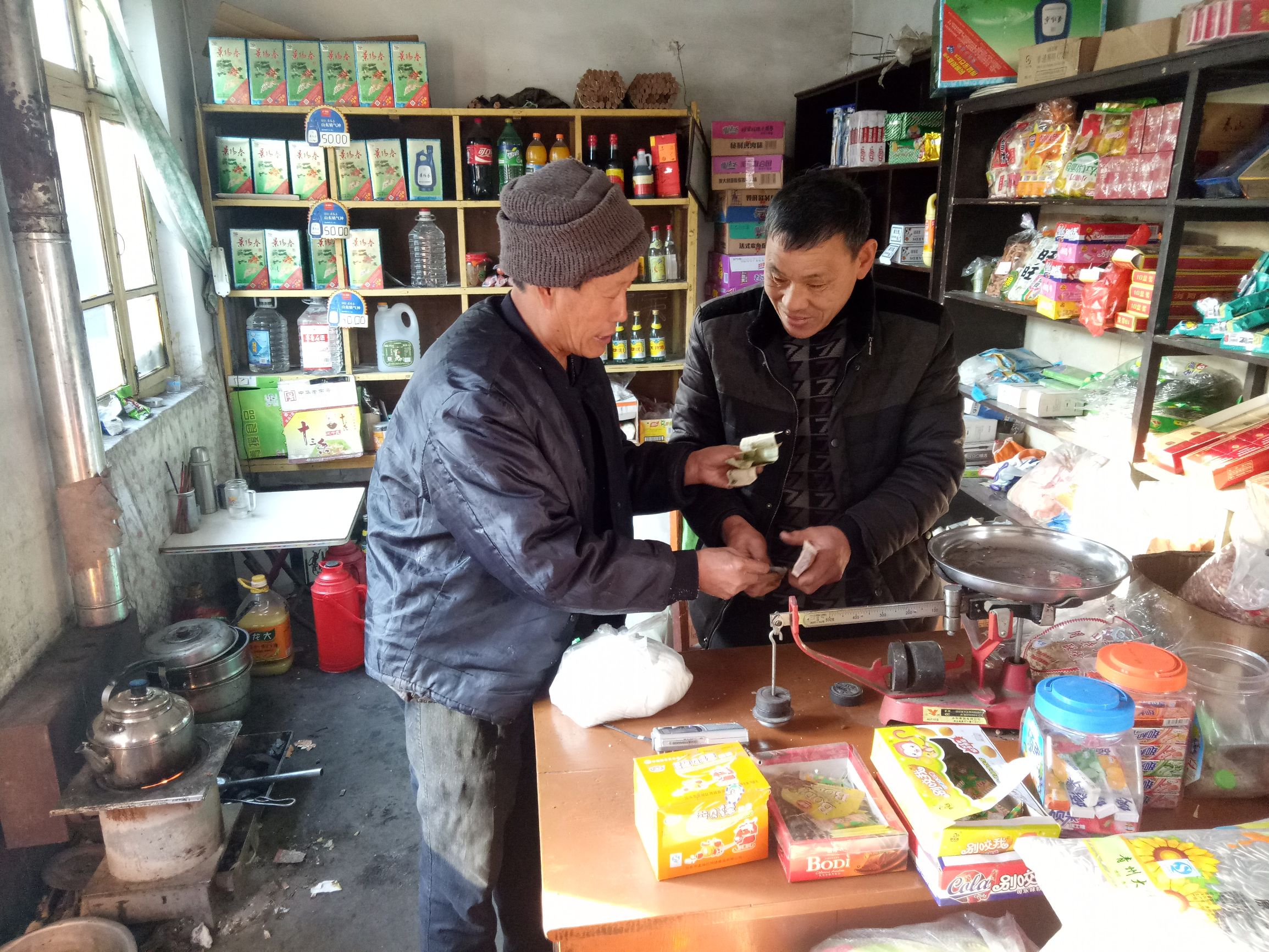 小卖铺，大诚信，盲人小卖部，没人短过钱