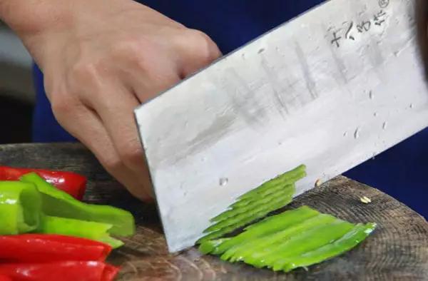 厨师长教你：刀工的操作流程及标准刀法技巧，先收藏了