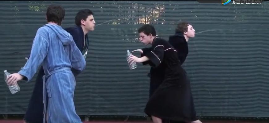 四个外国老头走秀,四个人年会爆笑走秀表演