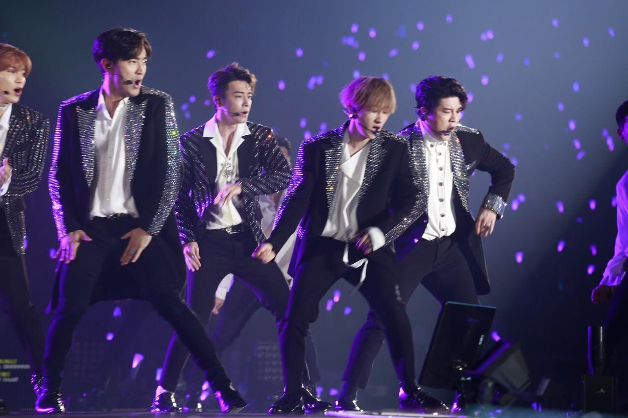 SuperJunior香港演唱会，东海用粤语向歌迷撒娇