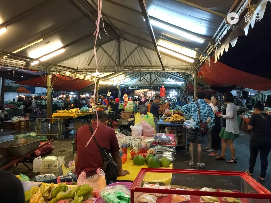 沙巴一日游必去的地方,沙巴旅行带你逛逛沙巴的海鲜早市