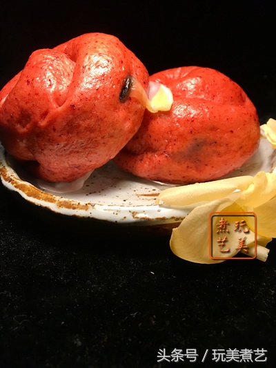 红的出彩与自信,丰富内涵不是吹出来