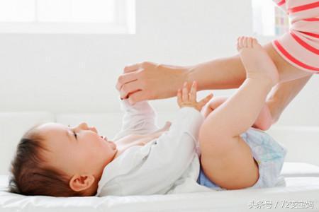 女宝宝的屁屁为什么总有一股尿骚味？宝妈说，这养女孩要精细些！