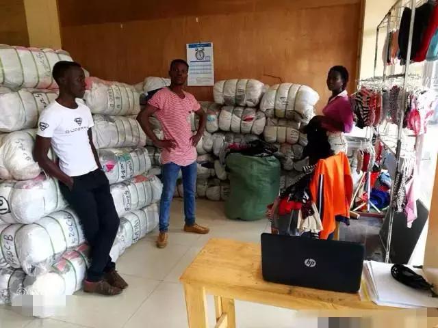 非洲富人奢侈品：有中文字的旧衣服更值钱