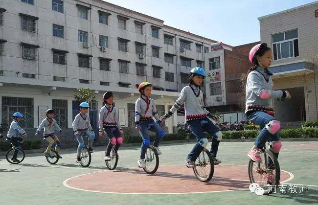 让师生更好更多的展现自己的才华,让学校变得更加美好可以做些什么